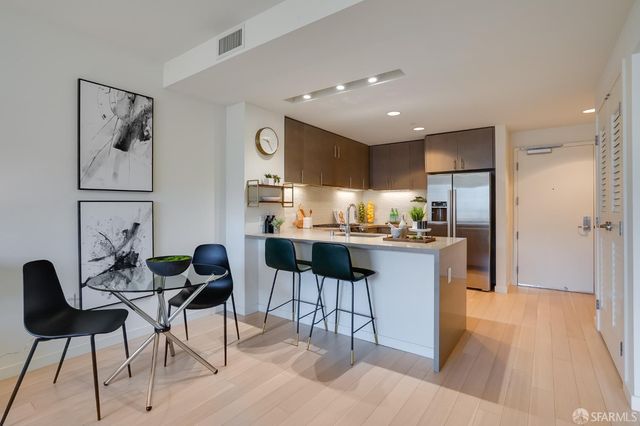 52 Innes Court 305, San Francisco, CA 94124