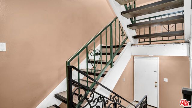 13567 Valerio Street C, Van Nuys (los Angeles), CA 91405