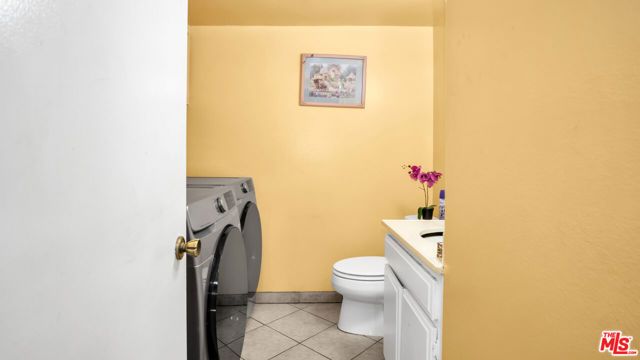 13567 Valerio Street C, Van Nuys (los Angeles), CA 91405