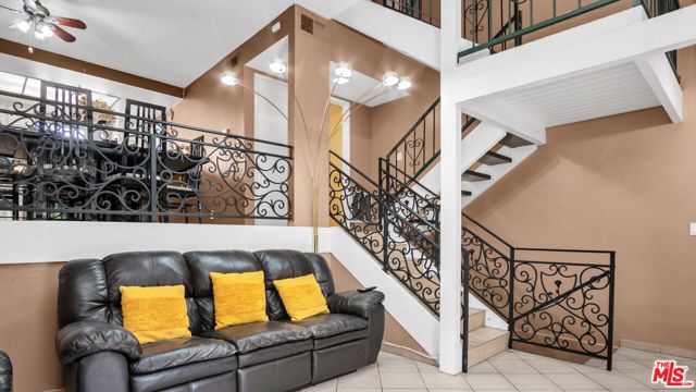 13567 Valerio Street C, Van Nuys (los Angeles), CA 91405