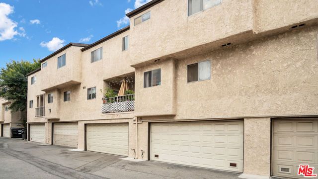 13567 Valerio Street C, Van Nuys (los Angeles), CA 91405