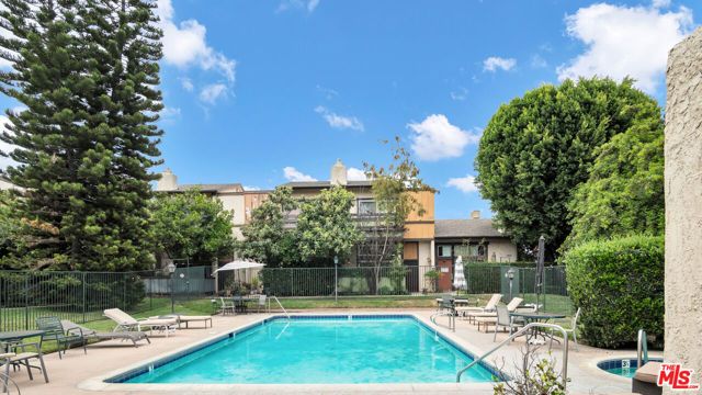 13567 Valerio Street C, Van Nuys (los Angeles), CA 91405