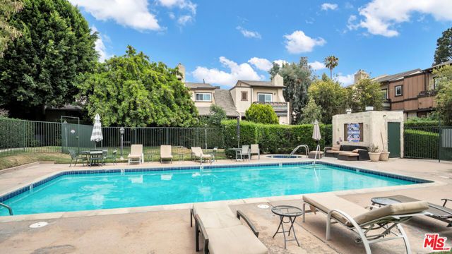 13567 Valerio Street C, Van Nuys (los Angeles), CA 91405