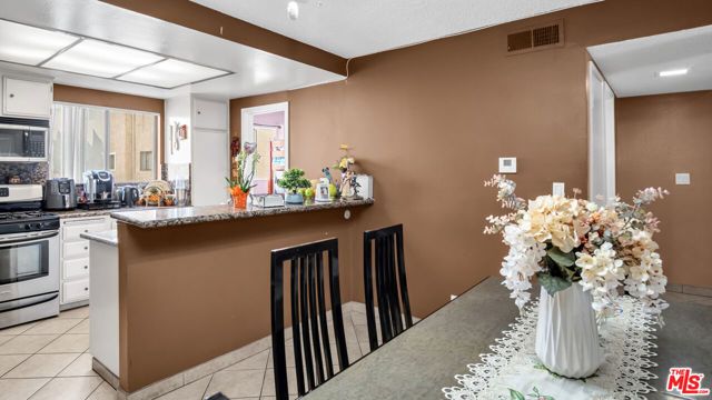 13567 Valerio Street C, Van Nuys (los Angeles), CA 91405