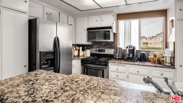 13567 Valerio Street C, Van Nuys (los Angeles), CA 91405