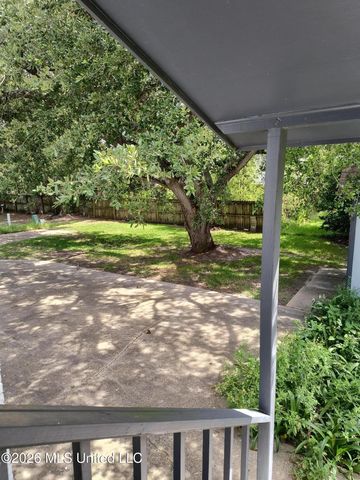900 S Sea Cove Street, Pascagoula, MS 39581