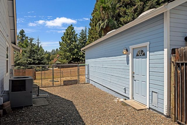 23821 Pine Ridge Rd, Pioneer, CA 95666