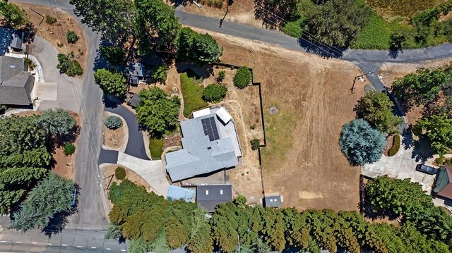23821 Pine Ridge Rd, Pioneer, CA 95666