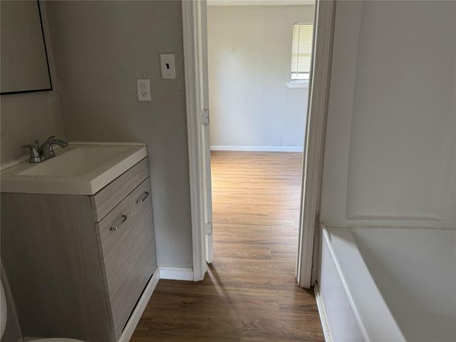 9084 Peggy Drive, Montgomery, TX 77316