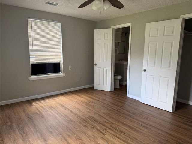 9084 Peggy Drive, Montgomery, TX 77316