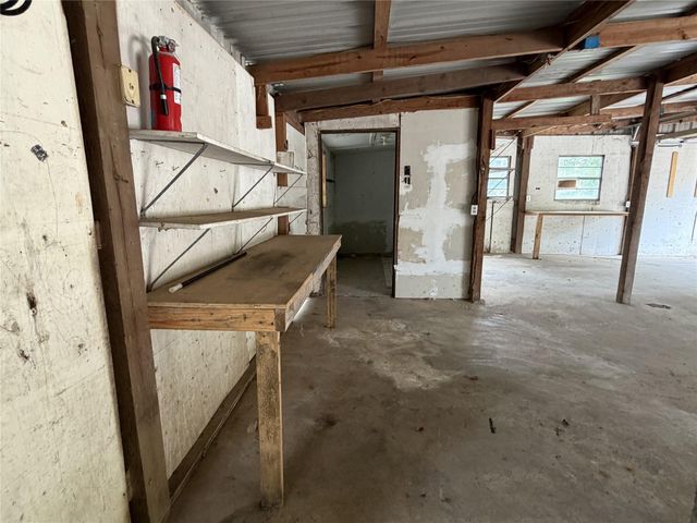 9084 Peggy Drive, Montgomery, TX 77316