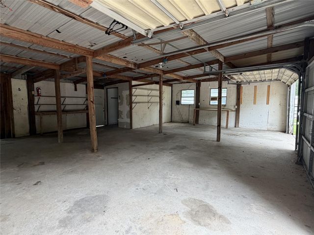 9084 Peggy Drive, Montgomery, TX 77316