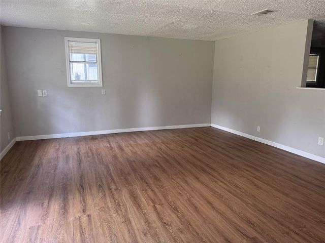 9084 Peggy Drive, Montgomery, TX 77316