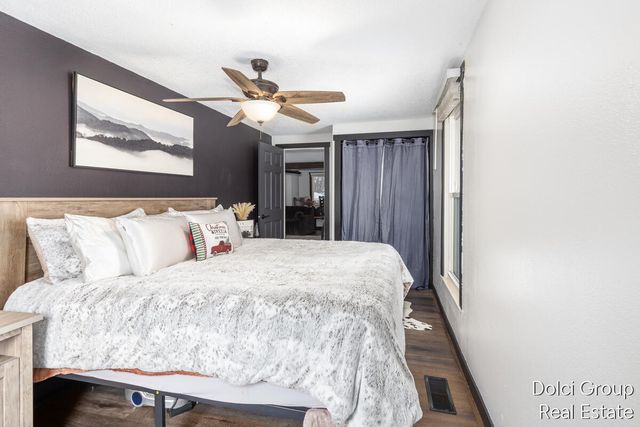 73 Mill Street, Saranac Vlg-bstntwp, MI 48881