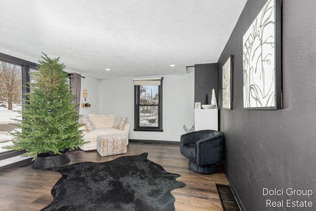 73 Mill Street, Saranac Vlg-bstntwp, MI 48881