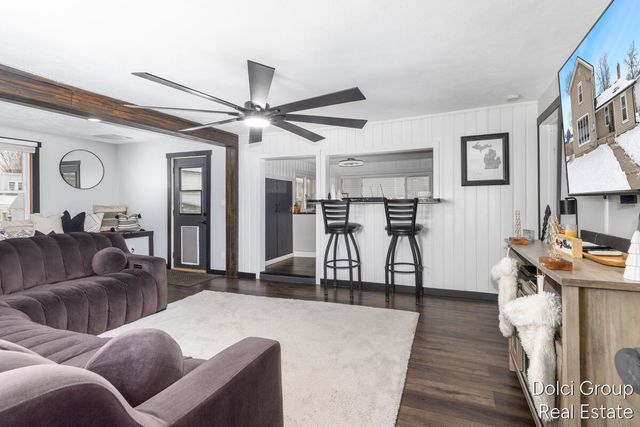 73 Mill Street, Saranac Vlg-bstntwp, MI 48881