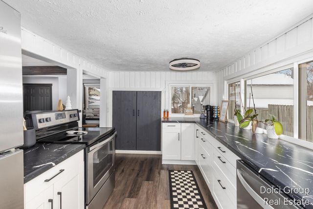 73 Mill Street, Saranac Vlg-bstntwp, MI 48881