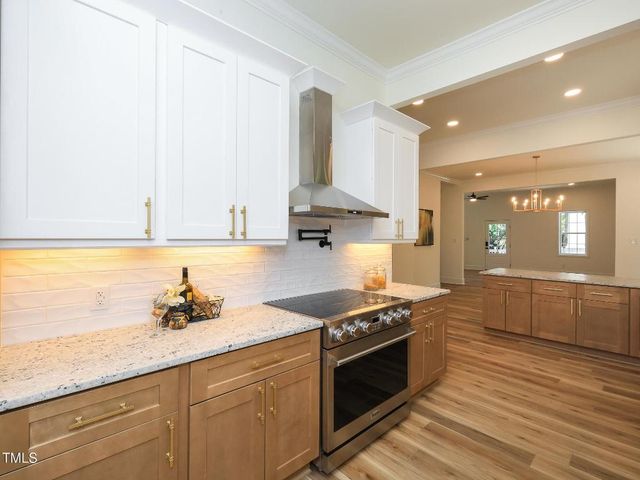 2106 University Drive, Durham, NC 27707