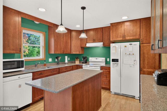 4292 Heritage Drive, Vadnais Heights, MN 55127