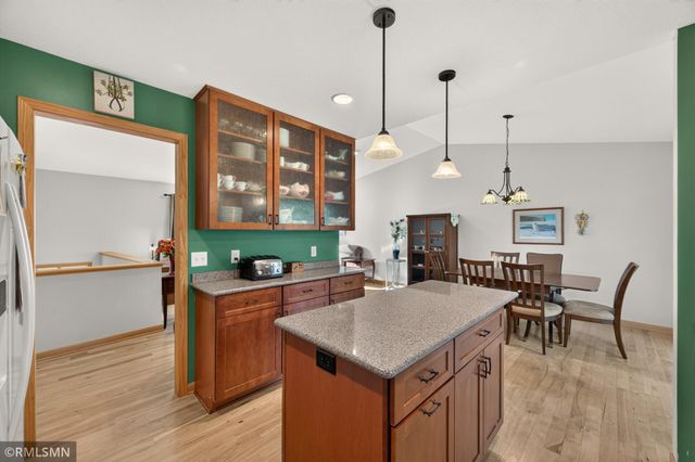 4292 Heritage Drive, Vadnais Heights, MN 55127