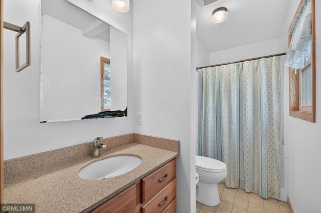 4292 Heritage Drive, Vadnais Heights, MN 55127