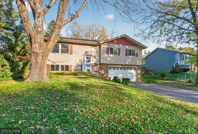 4292 Heritage Drive, Vadnais Heights, MN 55127