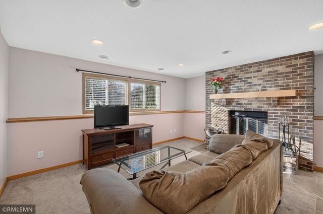 4292 Heritage Drive, Vadnais Heights, MN 55127