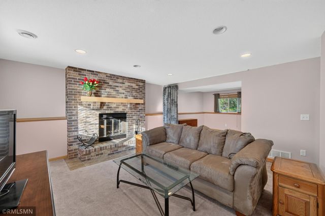4292 Heritage Drive, Vadnais Heights, MN 55127