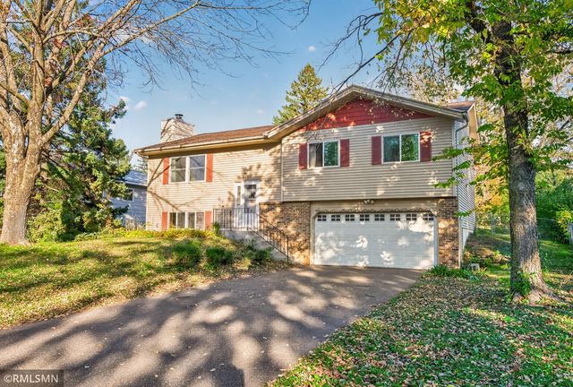4292 Heritage Drive, Vadnais Heights, MN 55127