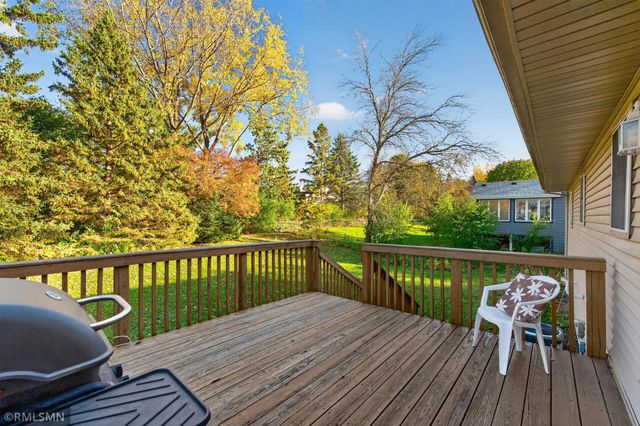 4292 Heritage Drive, Vadnais Heights, MN 55127