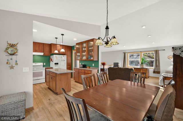 4292 Heritage Drive, Vadnais Heights, MN 55127