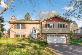 4292 Heritage Drive, Vadnais Heights, MN 55127