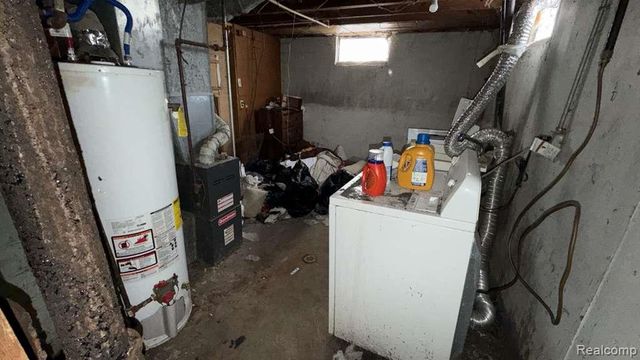 8494 Heyden Street, Detroit, MI 48228