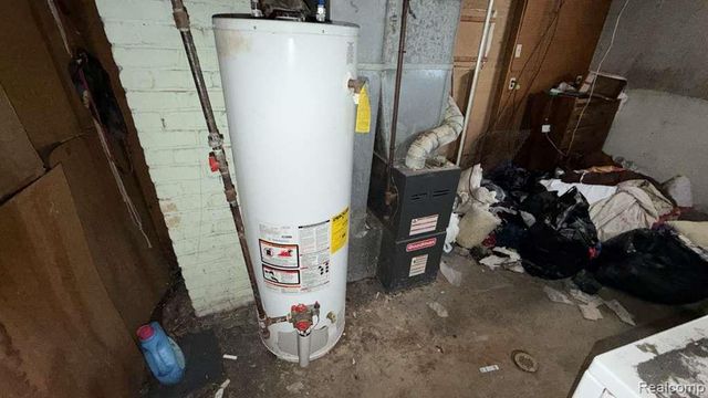 8494 Heyden Street, Detroit, MI 48228