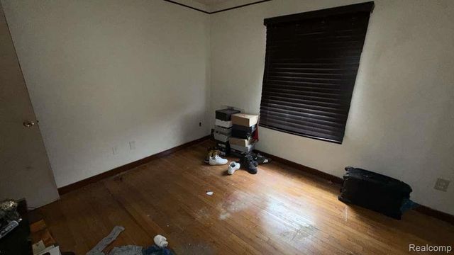 8494 Heyden Street, Detroit, MI 48228