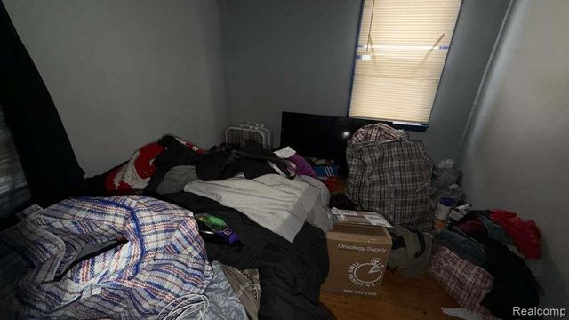 8494 Heyden Street, Detroit, MI 48228