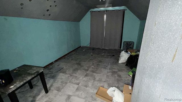 8494 Heyden Street, Detroit, MI 48228