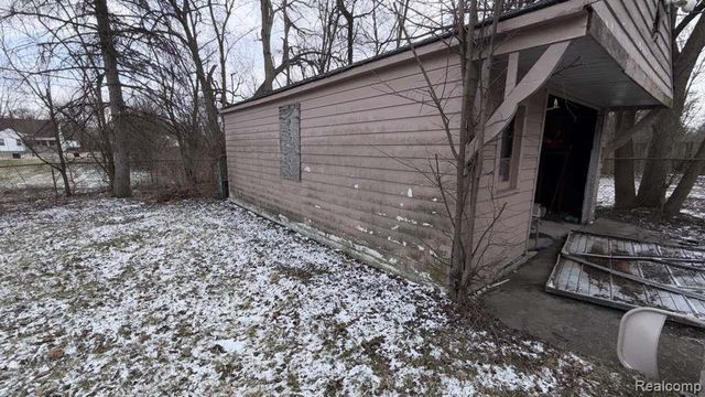 8494 Heyden Street, Detroit, MI 48228