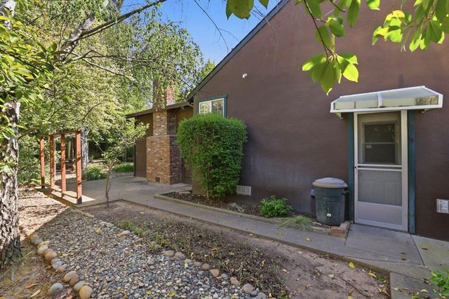 3917 Kings Way, Sacramento, CA 95821