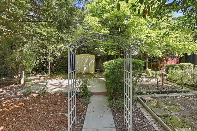 3917 Kings Way, Sacramento, CA 95821