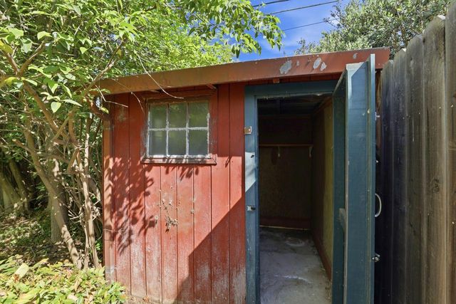 3917 Kings Way, Sacramento, CA 95821