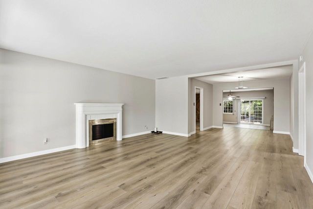 3917 Kings Way, Sacramento, CA 95821