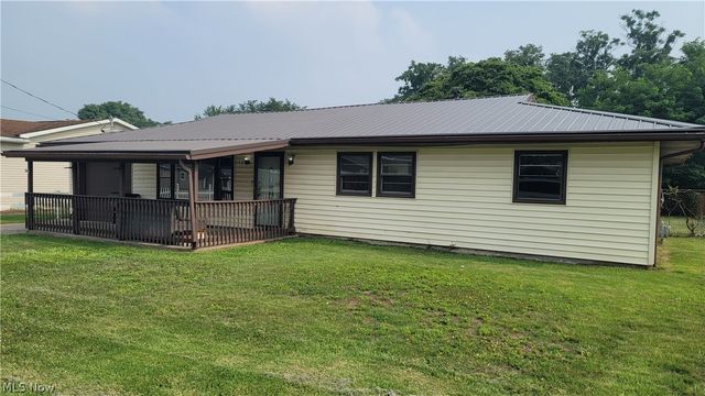 2309 Rockland Avenue, Belpre, OH 45714