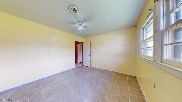 2309 Rockland Avenue, Belpre, OH 45714