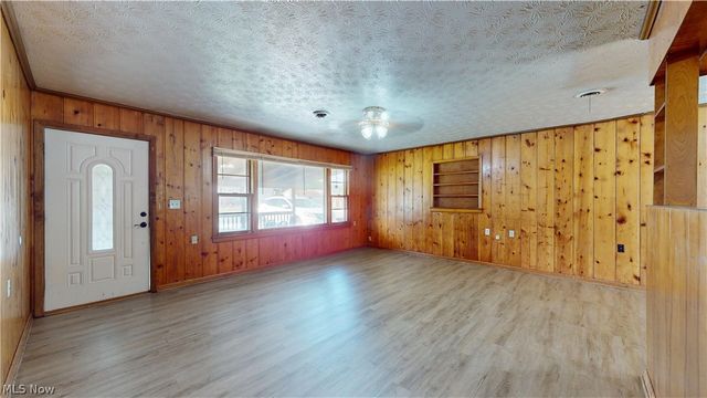 2309 Rockland Avenue, Belpre, OH 45714