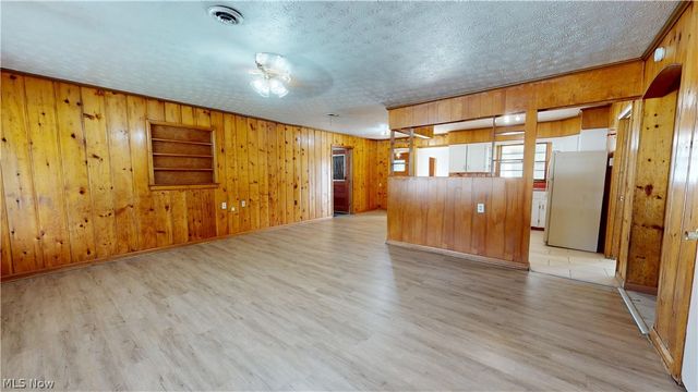 2309 Rockland Avenue, Belpre, OH 45714