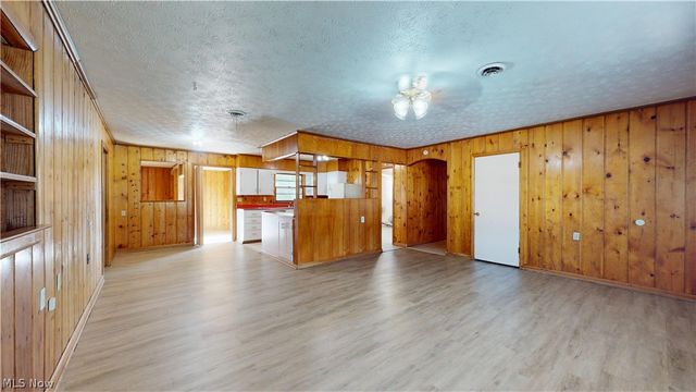 2309 Rockland Avenue, Belpre, OH 45714