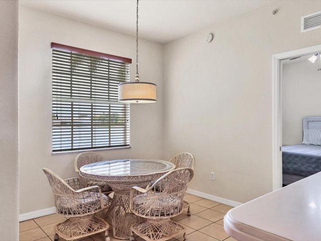 150 L PAVIA BOULEVARD 13, Venice, FL 34292