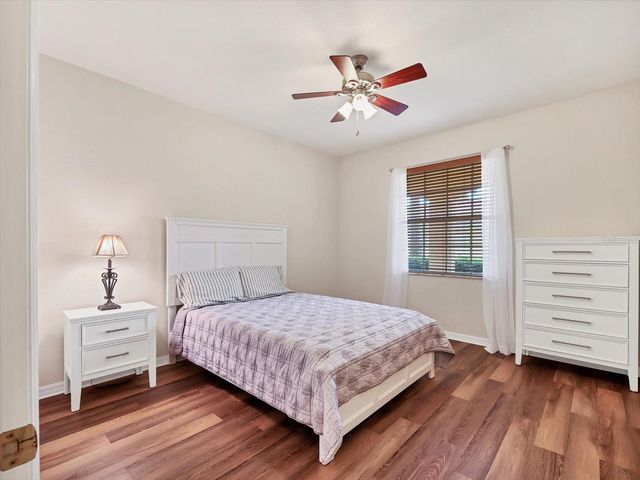 150 L PAVIA BOULEVARD 13, Venice, FL 34292