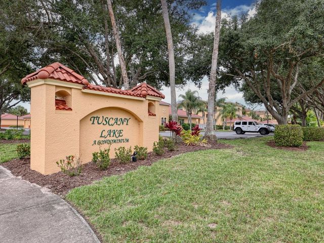 150 L PAVIA BOULEVARD 13, Venice, FL 34292